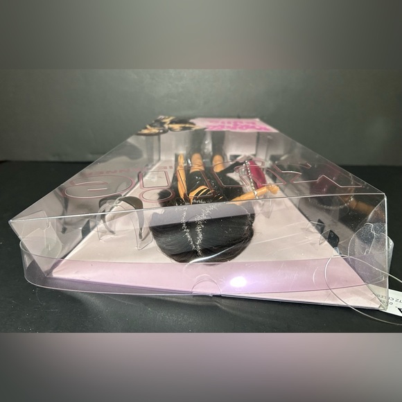 Bratz Kylie Doll - Picture 6 of 7